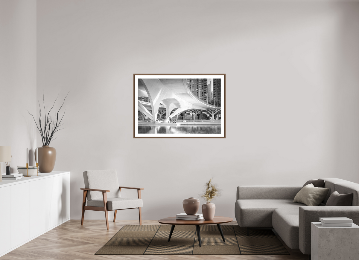 120 x 80 cm, AluDibond, matt, floating frame 15mm walnut DIALOG - CASUAL WALK AND TALK - Valencia