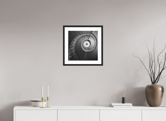 40 x 40 cm, Hahnemühle Photo Rag, Frame 20mm black, Passepartout white, Front glass matt POETRY - EYE OF A DRAGON - London