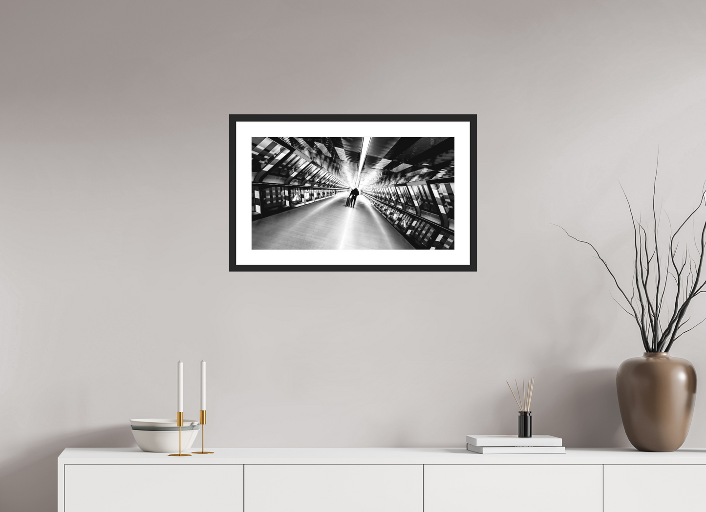 64 x 36 cm, Hahnemühle Photo Rag, Frame 20mm black, Passepartout white, Front glass matt THE LONESOME TRAVELER i