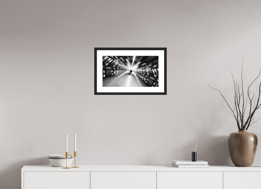 48 x 27 cm, Hahnemühle Photo Rag, Frame 20mm black, Passepartout white, Front glass matt THE LONESOME TRAVELER i